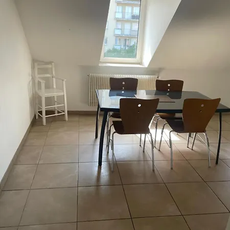 Spacieux, Proche Centre Apartman *